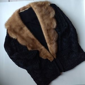 Genuine fur collared jacket